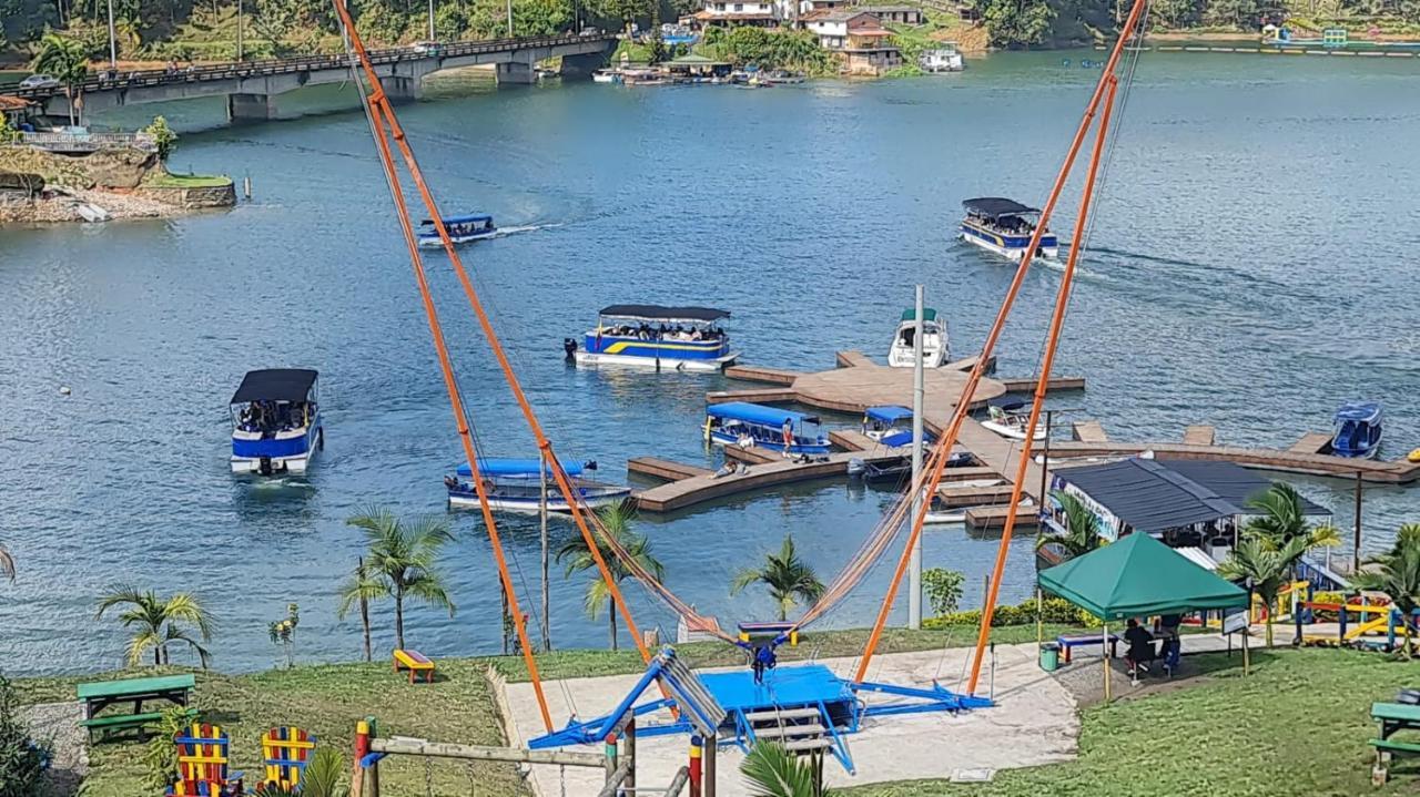 Hotel Aguas Abiertas Guatapé Exteriör bild